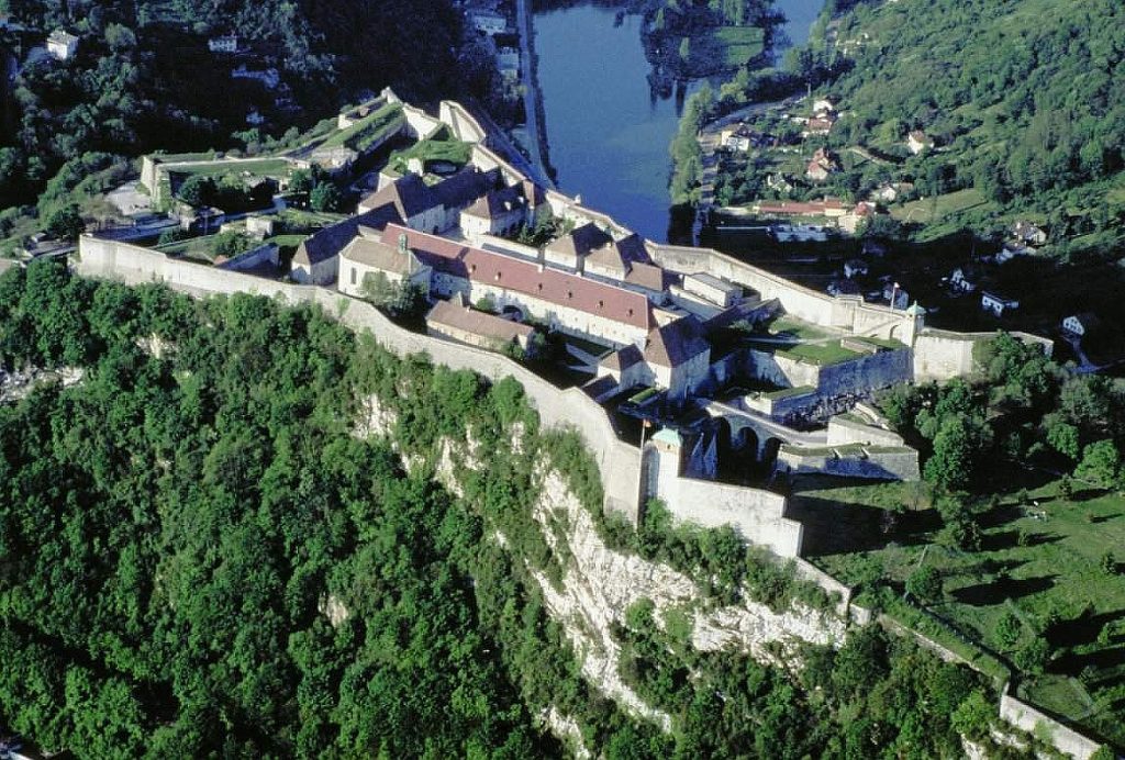 قلعة بيزانسون في مدينة بيزانسون الفرنسية