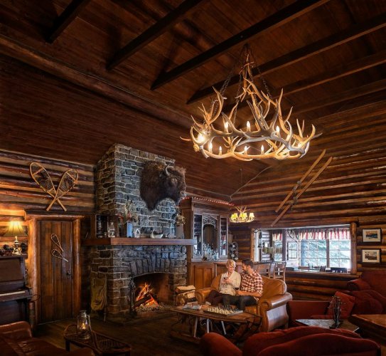 Storm Mountain Lodge