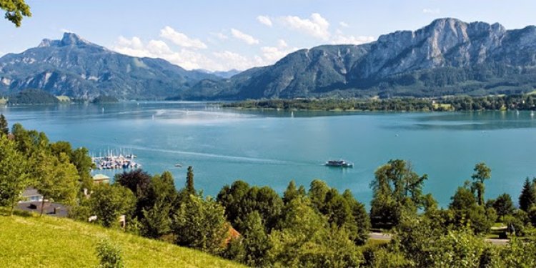 بحيرة أتيرسي في النمسا
