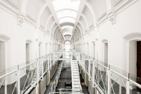 زنزانات السجن التي تحولت لغرف