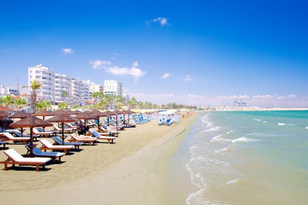 شواطئ لارنكا - قبرص