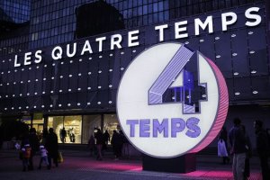  مركز Les Quatre Temps  