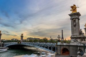 جسر الكسندر الثالث في باريس